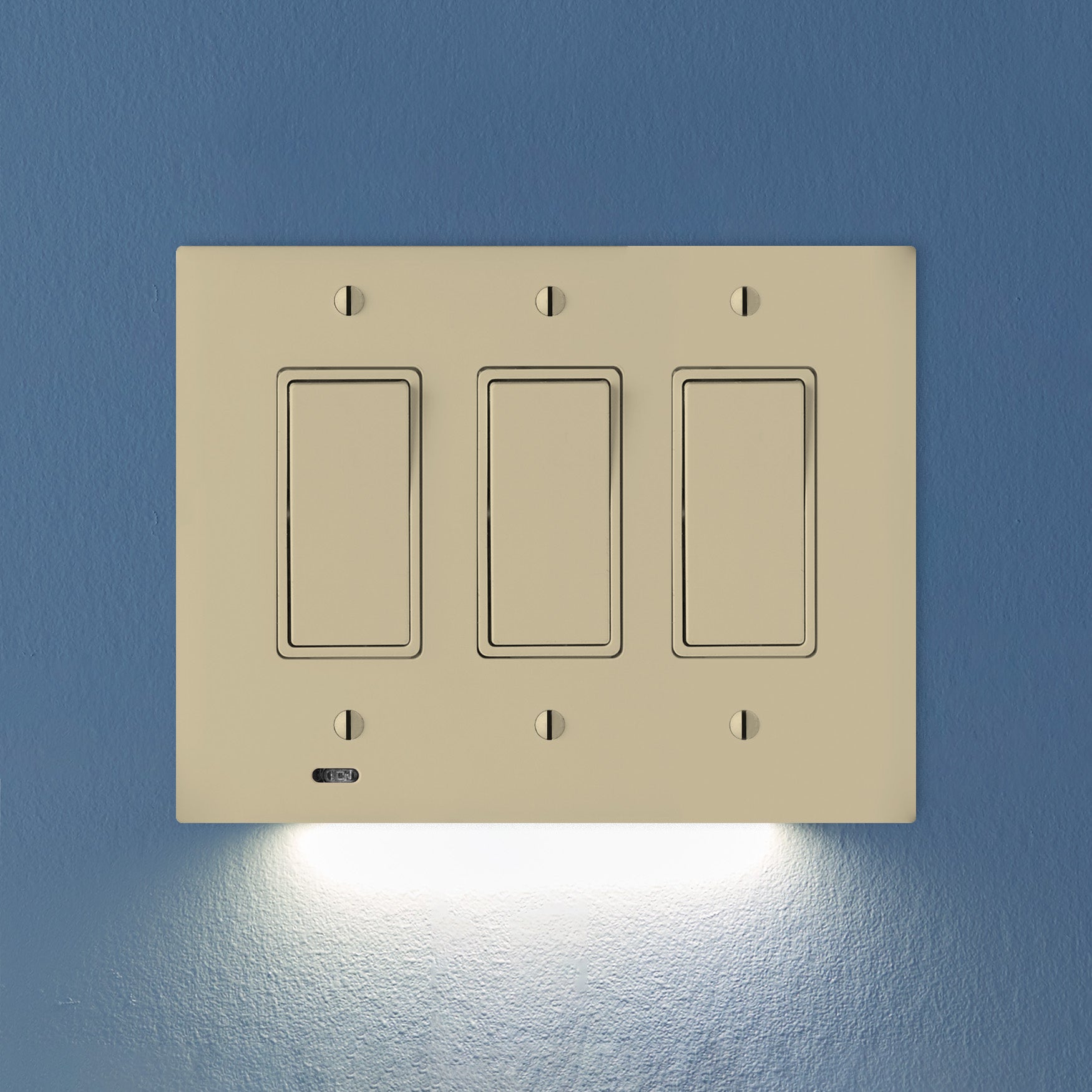 PP SwitchLight for Triple Gang Switches – SnapPower