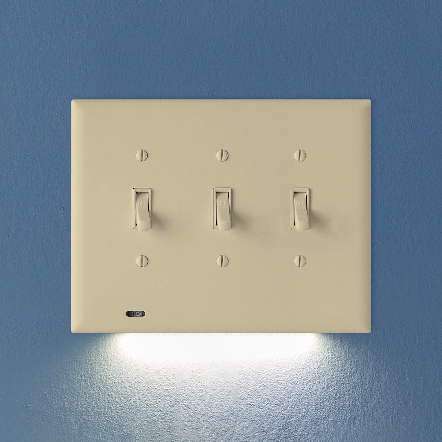 PP SwitchLight for Triple Gang Switches – SnapPower